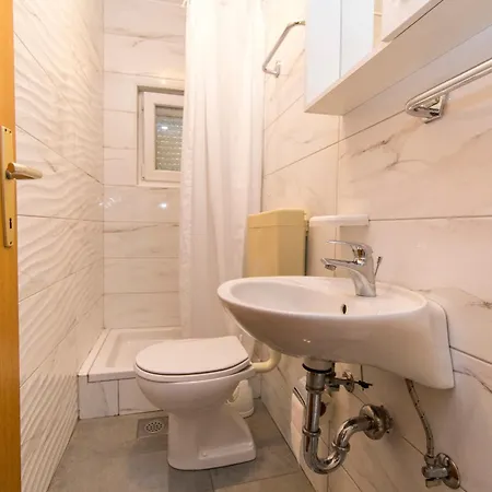 Poljubac Apartment